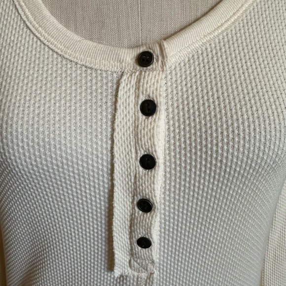 Techstyles Cream Vail Colorado Bohemian Base Layer Popover Thermal. Size Large - Picture 2 of 9